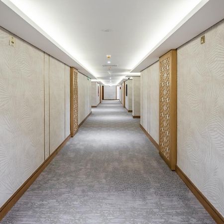 Taiba Suites Madinah Medina Eksteriør bilde A corridor at the hotel
