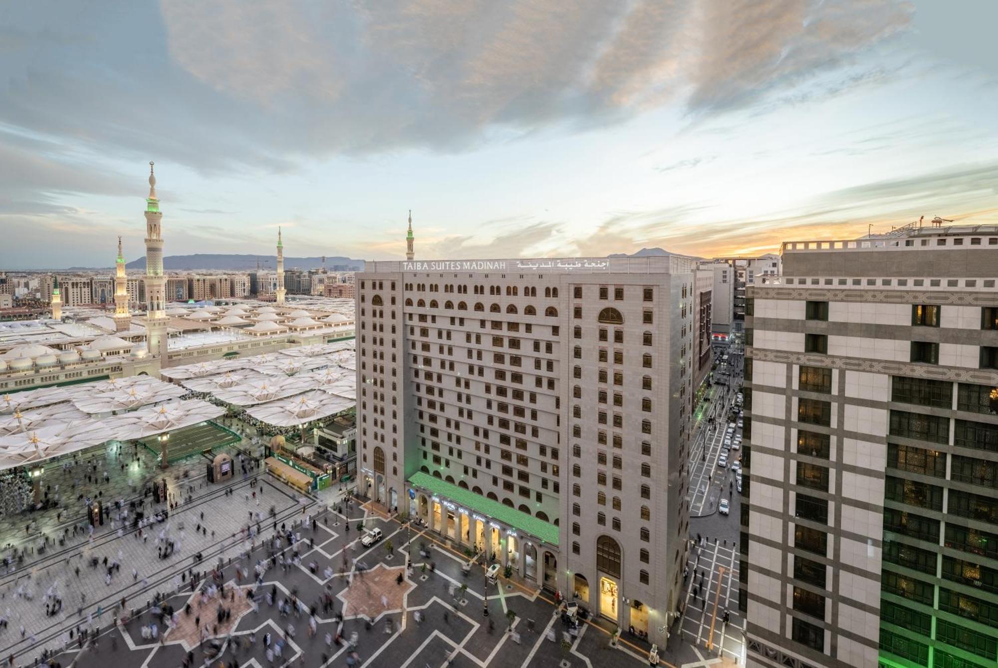 Taiba Suites Madinah Medina Eksteriør bilde The hotel in 2015