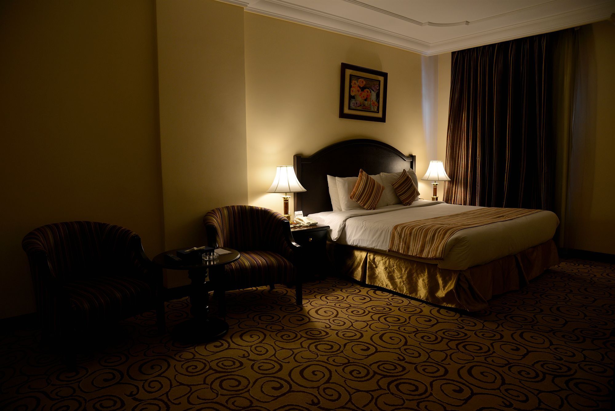 Taiba Suites Madinah Medina Eksteriør bilde A room at the hotel